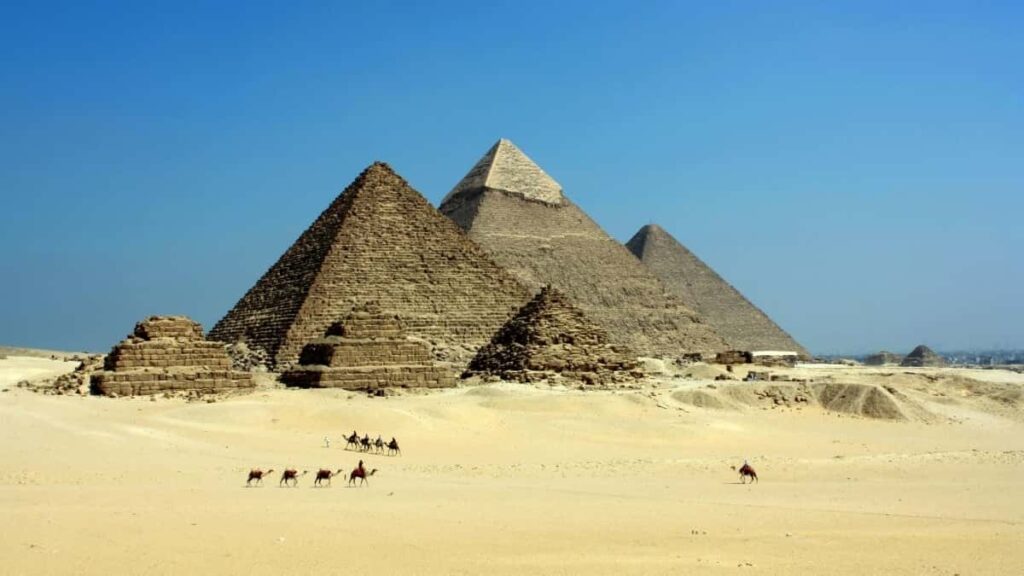 أفضل 10 مؤثرين على واتساب للتعاون معهم في كندا